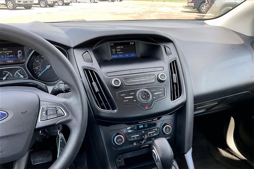 Certified 2018 Ford Focus SE w/ SE Appearance Package image 9