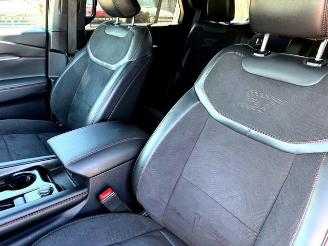 Certified 2025 Ford Explorer ST AWD/4WD image 10