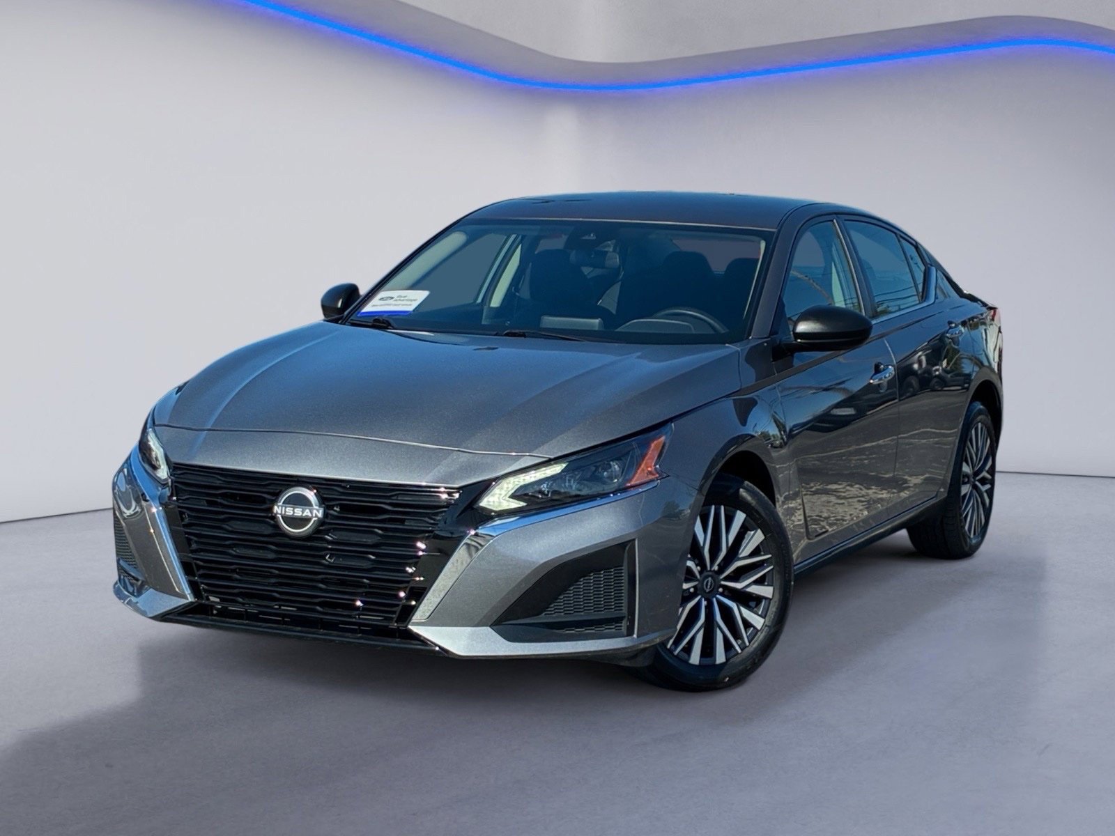 Used 2025 Nissan Altima 2.5 SV AWD/4WD image 2