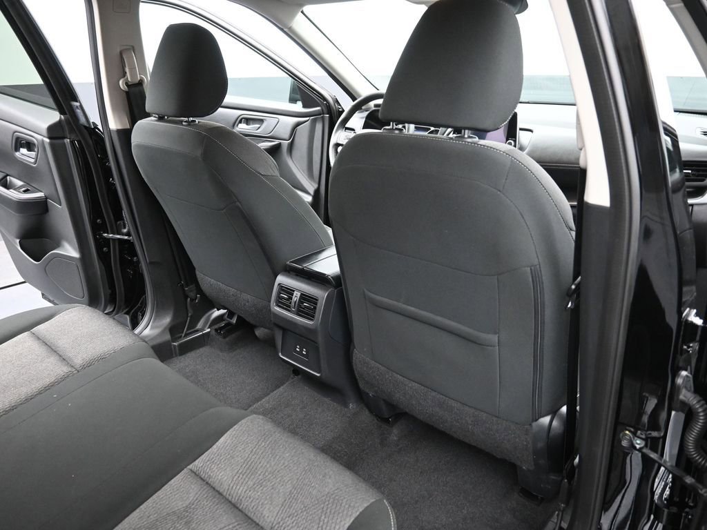 Used 2025 Nissan Rogue SV image 12