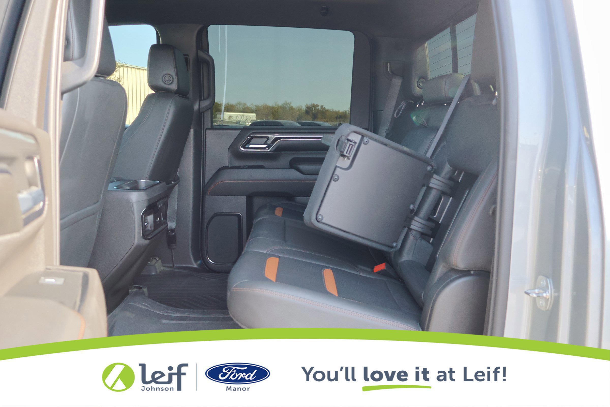 Used 2024 GMC Sierra 2500 AT4 w/ Technology Package image 29