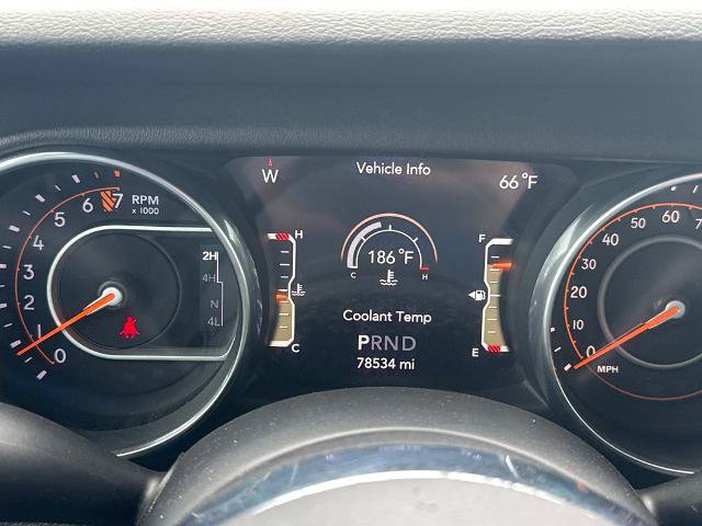 Used 2018 Jeep Wrangler Unlimited Sahara w/ Uconnect 4C Nav & Sound Group AWD/4WD image 20