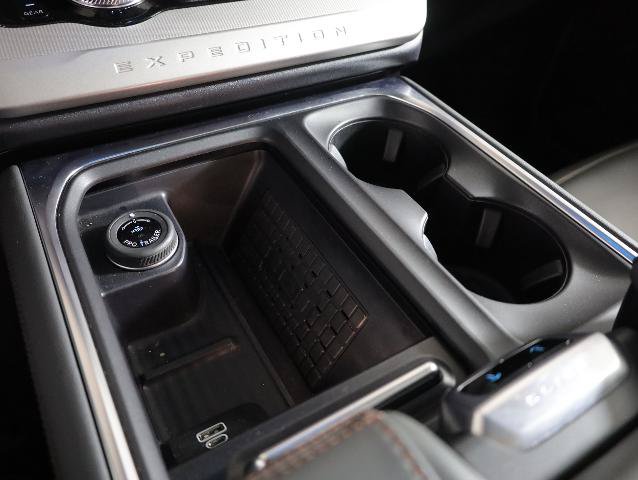 Certified 2025 Ford Expedition Active AWD/4WD image 24
