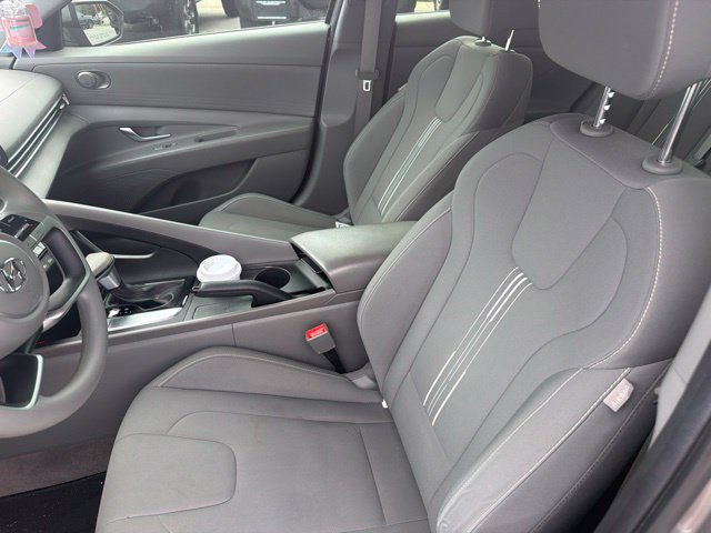 Used 2023 Hyundai Elantra SEL FWD image 8