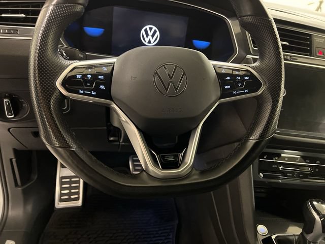 Used 2022 Volkswagen Tiguan SE R-Line AWD/4WD image 9