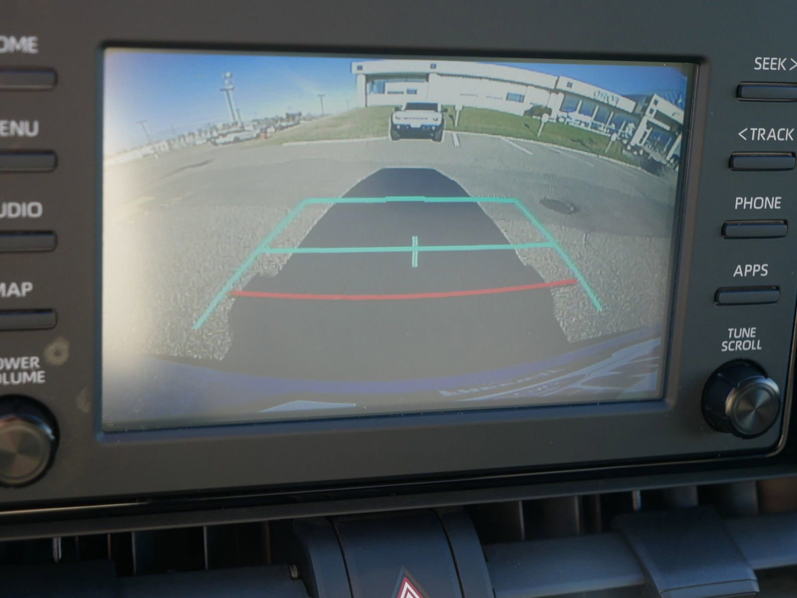 Used 2019 Toyota RAV4 LE w/ Carpet Mat Package AWD/4WD image 27