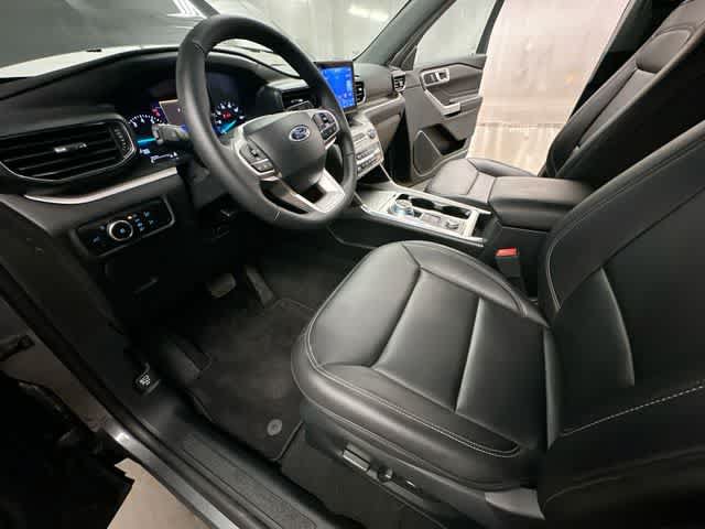 Certified 2024 Ford Explorer XLT w/ Equipment Group 202A AWD/4WD image 15