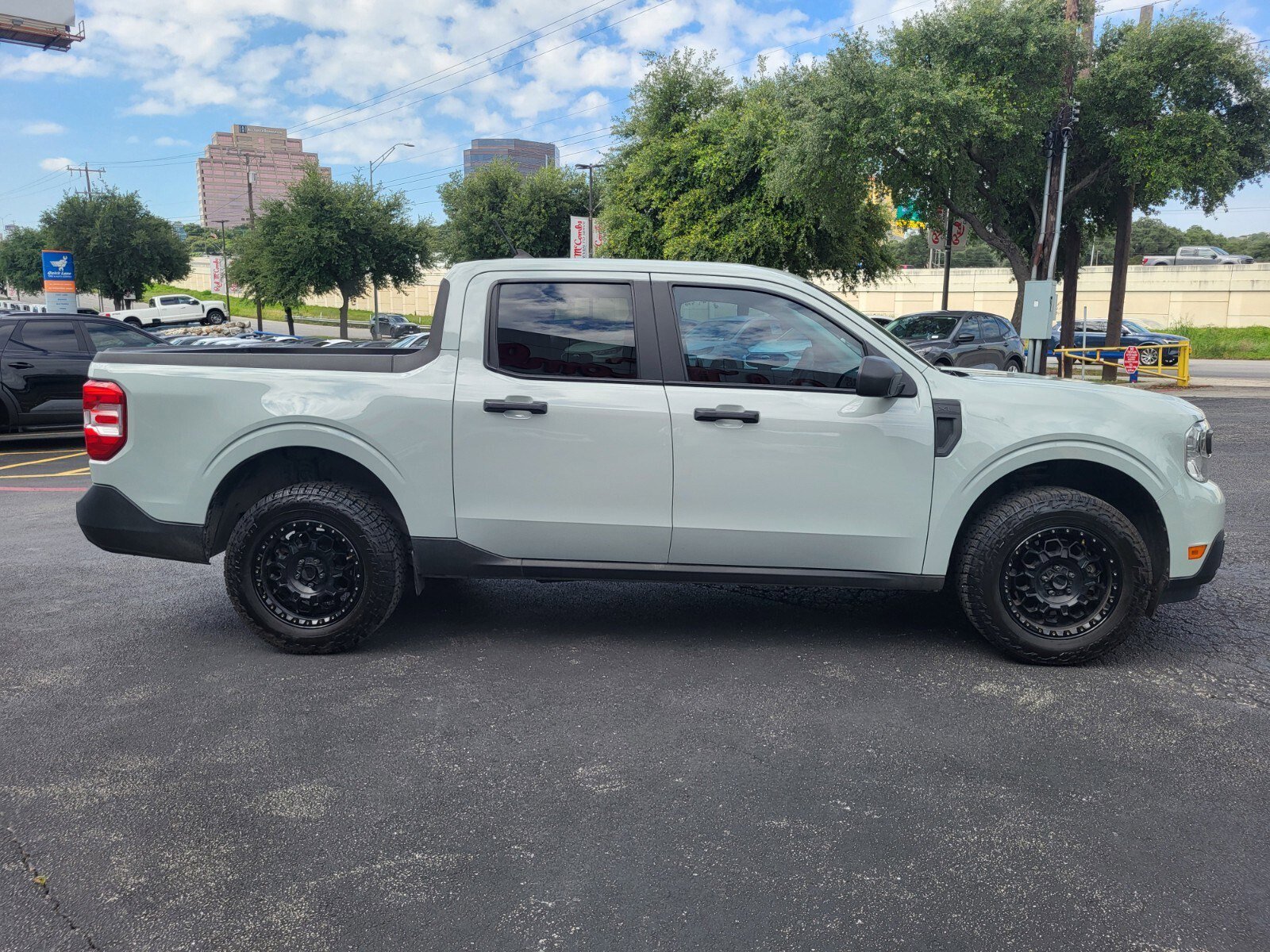 Certified 2022 Ford Maverick XL FWD image 2