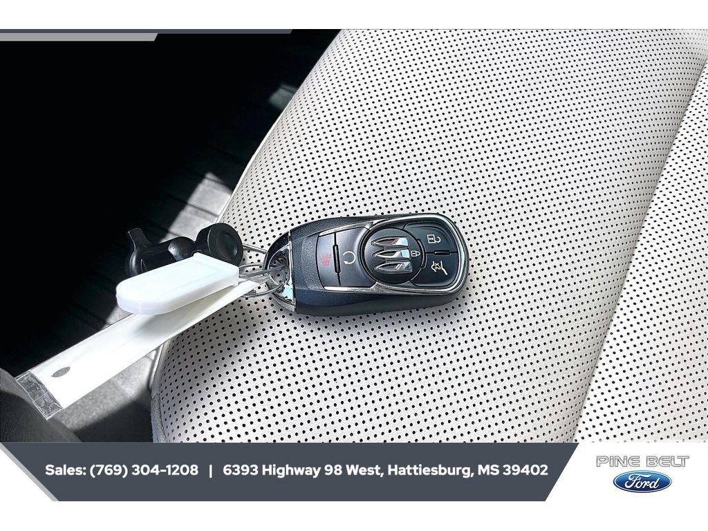 Used 2024 Buick Encore GX Avenir w/ Avenir Technology Package FWD image 9