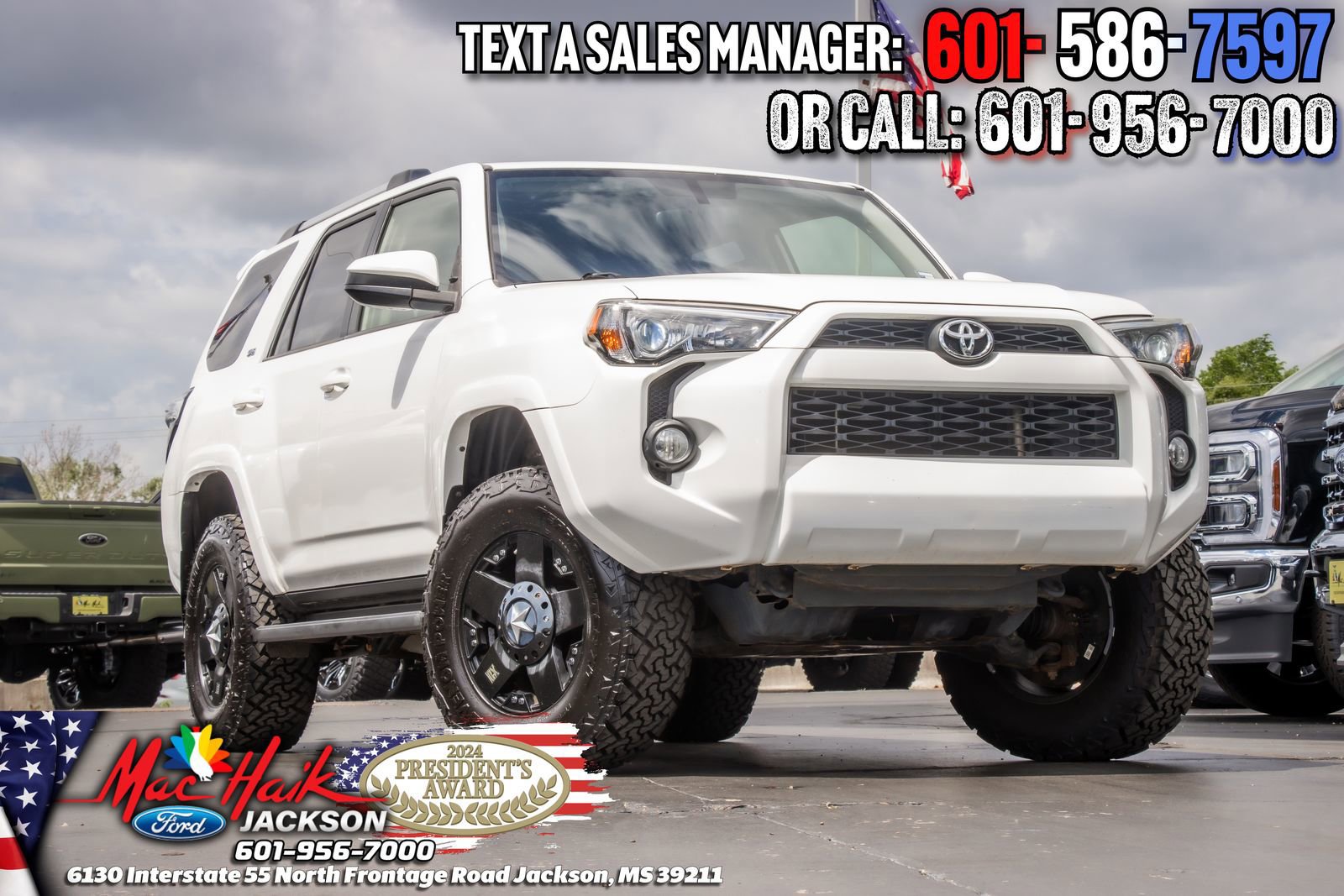 Used 2019 Toyota 4Runner SR5 AWD/4WD image 4