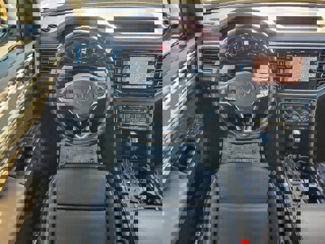 Used 2022 Volkswagen Atlas Cross Sport SEL R-Line image 18