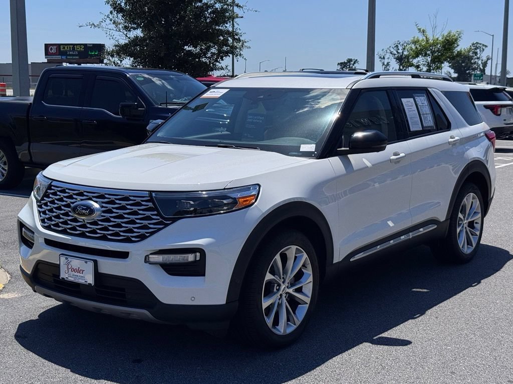 Certified 2023 Ford Explorer Platinum w/ Technology Package AWD/4WD image 4