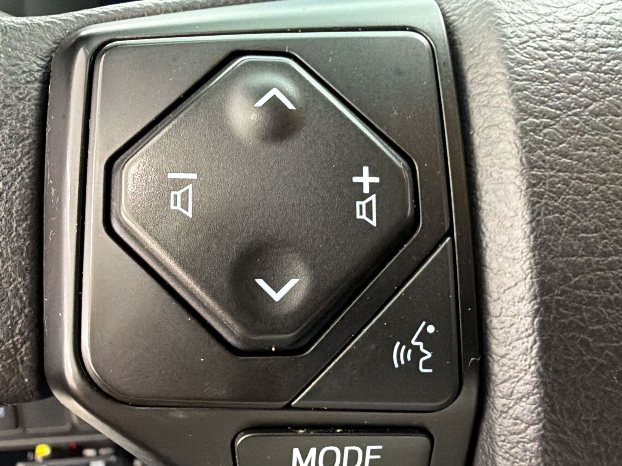 Used 2022 Toyota Tacoma SR AWD/4WD image 30