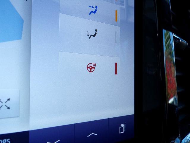 Certified 2022 Ford F250 Platinum w/ FX4 Off-Road Package image 24