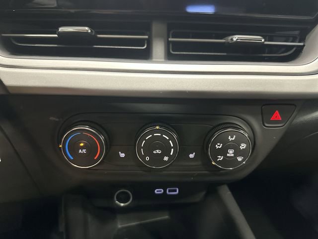 Used 2024 Chevrolet Trax RS w/ Sunroof Package FWD image 21