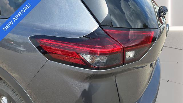 Used 2024 Nissan Rogue S AWD/4WD image 35