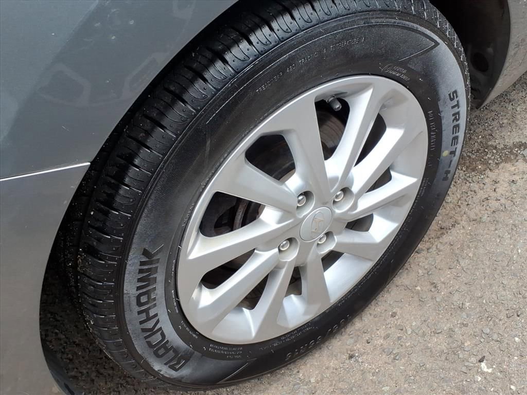 Used 2022 Hyundai Accent SEL image 6