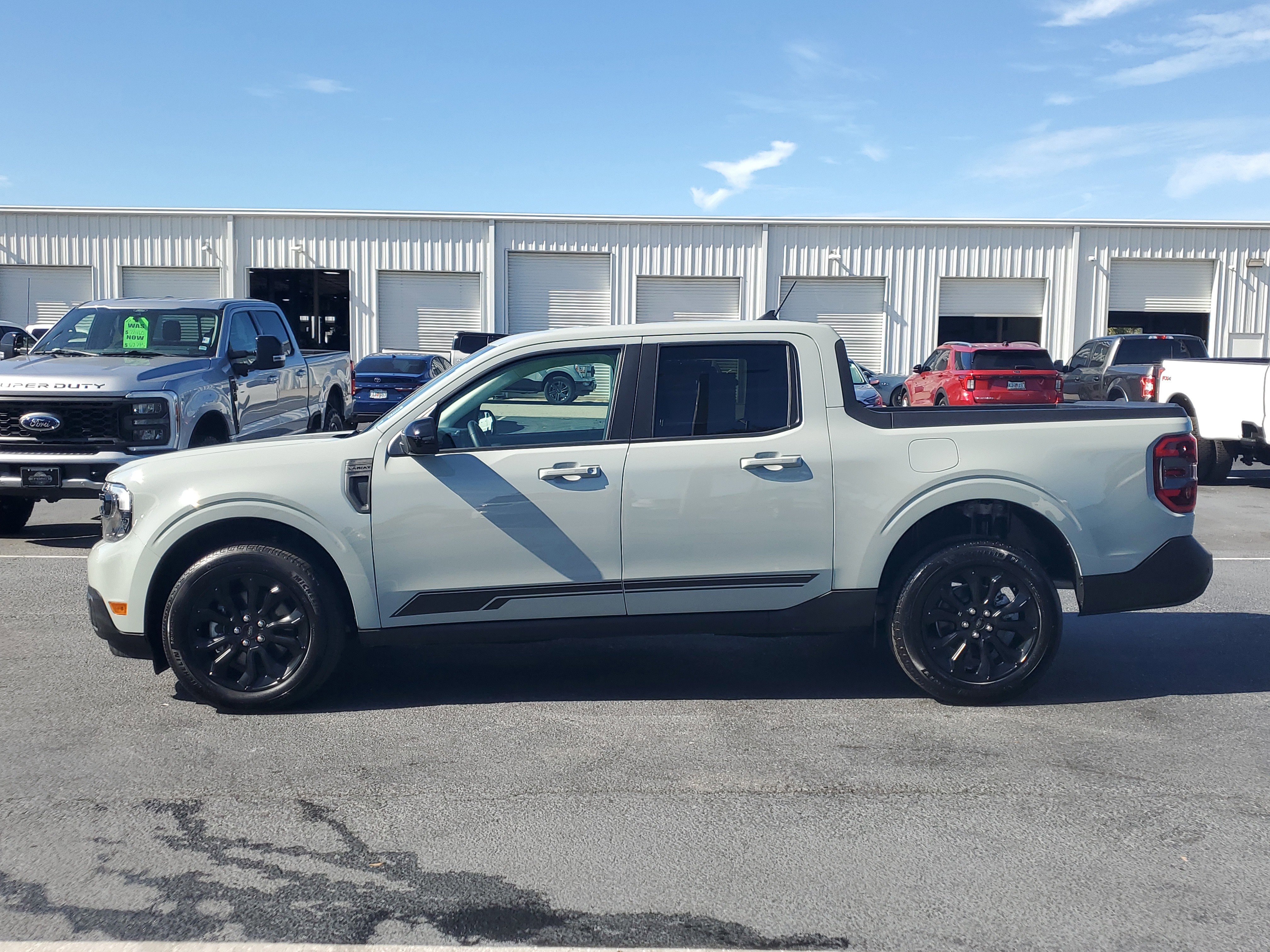 Certified 2024 Ford Maverick Lariat w/ Black Appearance Package image 4