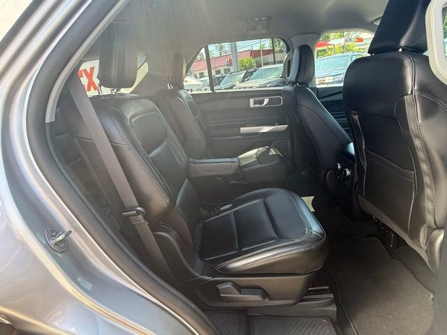Certified 2022 Ford Explorer XLT w/ Equipment Group 202A AWD/4WD image 16