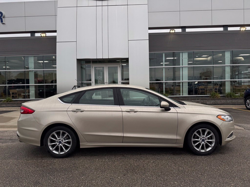 Certified 2017 Ford Fusion SE w/ Fusion SE Technology Package FWD image 44