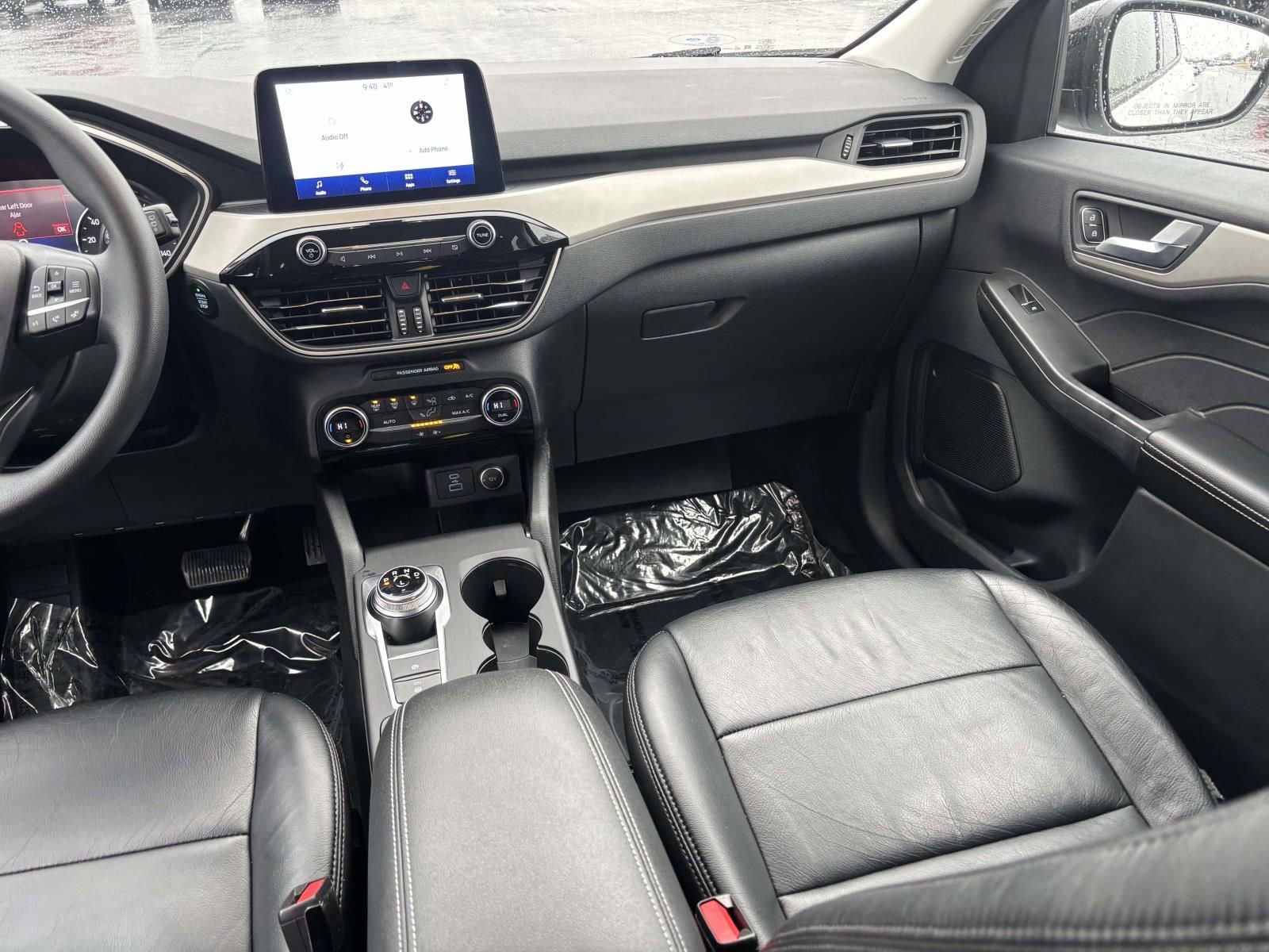Certified 2021 Ford Escape SE w/ SE Sport Appearance Package image 33