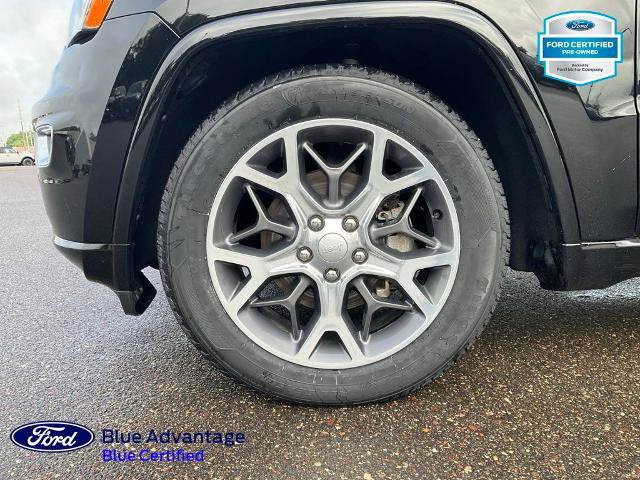 Used 2019 Jeep Grand Cherokee Overland w/ Interior Metal Package AWD/4WD image 30