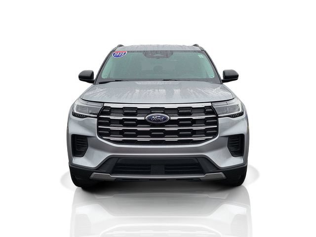 Certified 2025 Ford Explorer Active AWD/4WD image 2