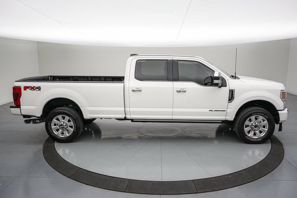 Certified 2022 Ford F250 Platinum w/ FX4 Off-Road Package AWD/4WD image 3