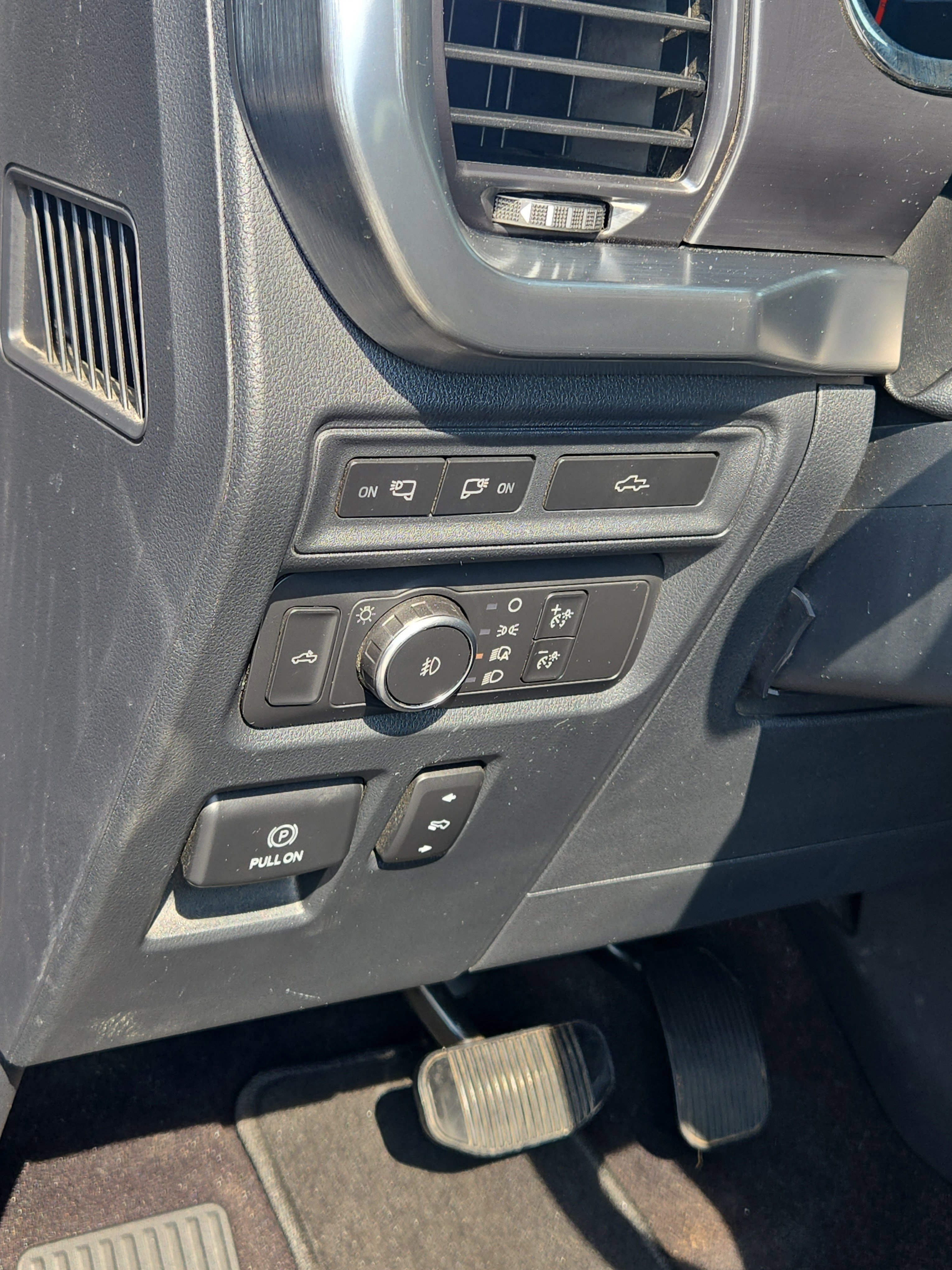 Certified 2021 Ford F150 Lariat w/ Equipment Group 502A High image 24