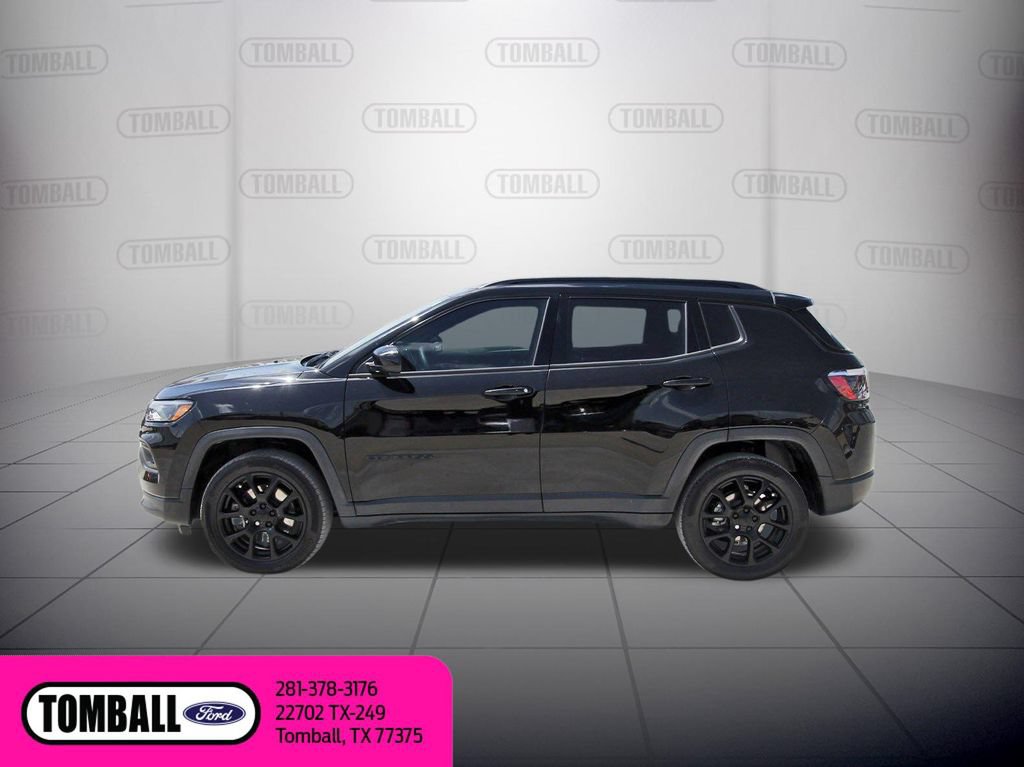 Used 2023 Jeep Compass Latitude AWD/4WD image 5