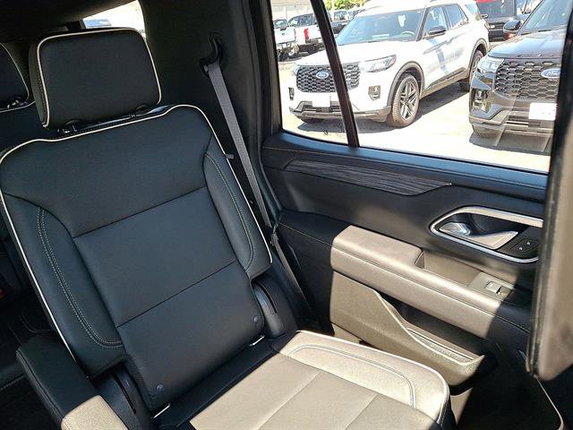 Used 2021 GMC Yukon SLT w/ SLT Premium Package AWD/4WD image 14