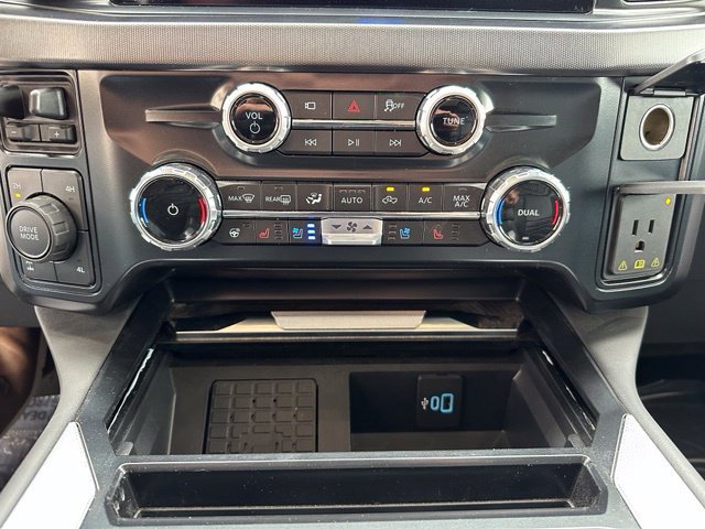 Certified 2025 Ford F250 Platinum AWD/4WD image 24
