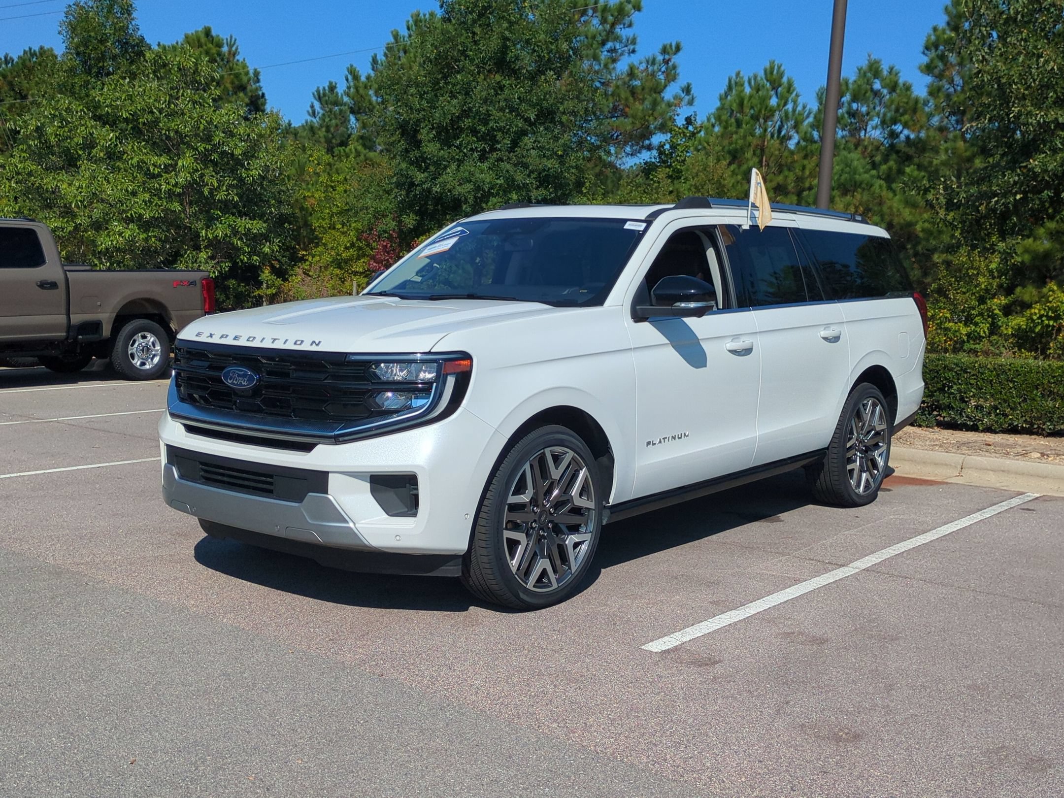 Certified 2025 Ford Expedition Max Platinum w/ Platinum Ultimate Package AWD/4WD image 8