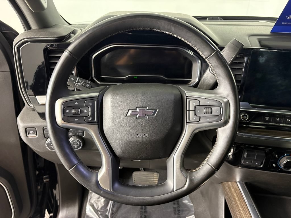 Used 2024 Chevrolet Silverado 2500 LT w/ Midnight Edition AWD/4WD image 16