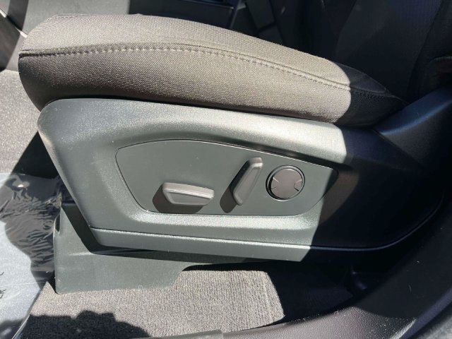 Certified 2023 Ford Explorer XLT RWD image 32