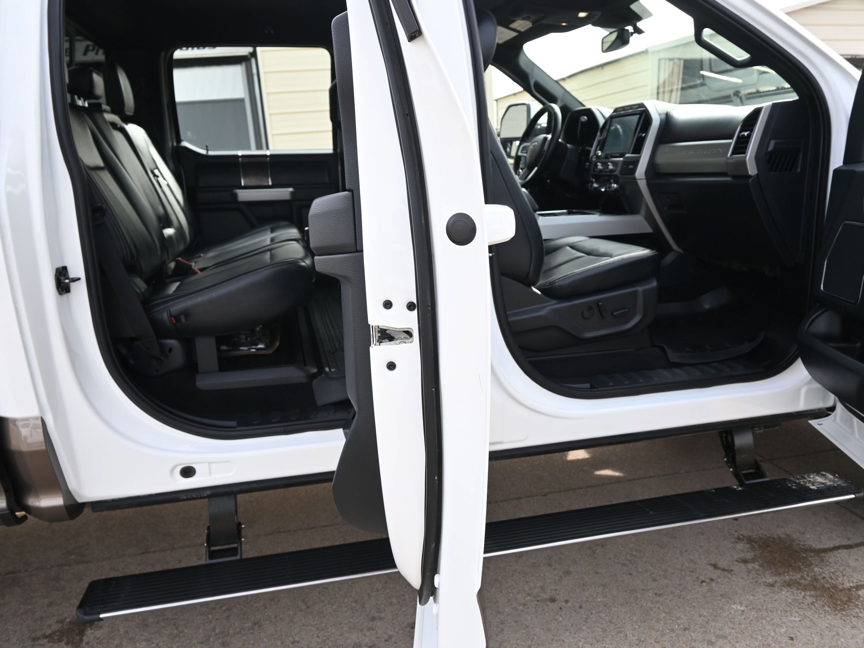 Certified 2022 Ford F350 Lariat w/ Lariat Ultimate Package image 21