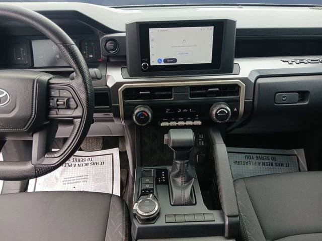 Used 2025 Toyota Tacoma SR5 AWD/4WD image 11