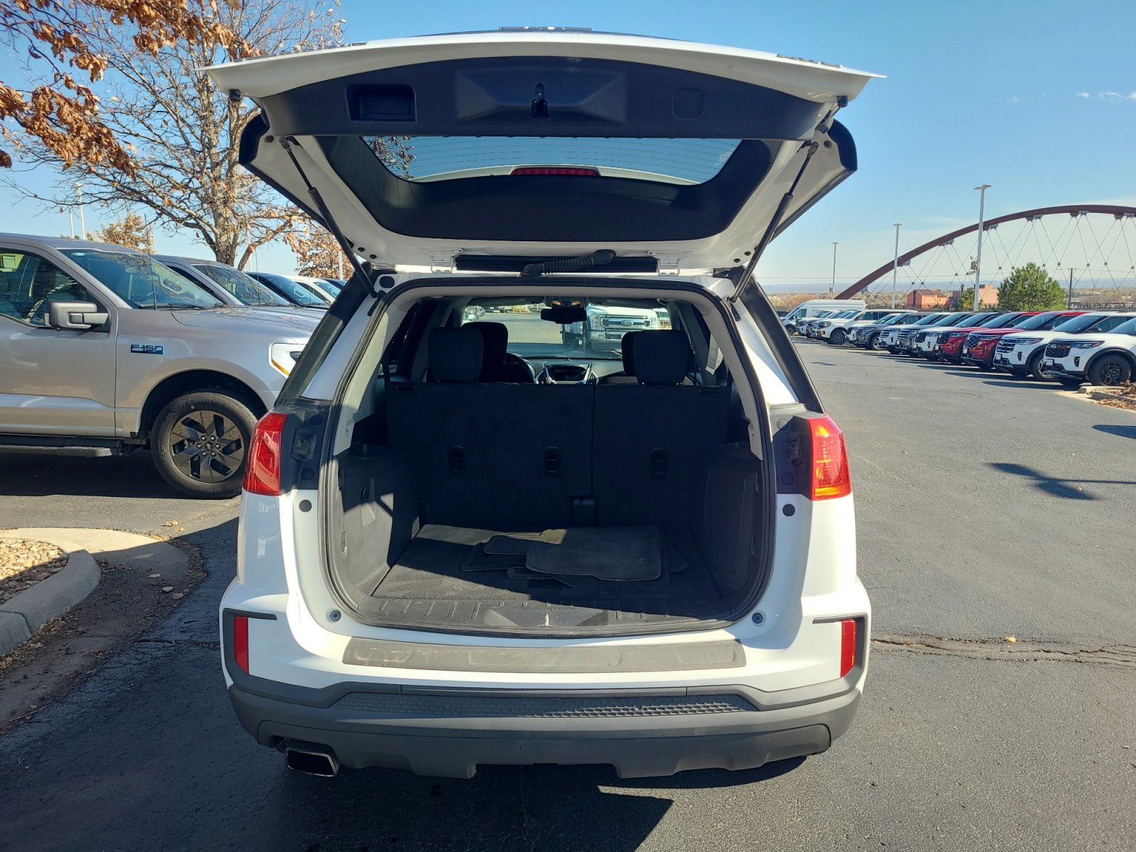 Used 2017 GMC Terrain SLE image 32