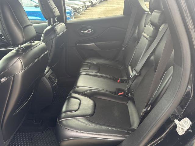 Used 2019 Jeep Cherokee Latitude Plus w/ Comfort/Convenience Group image 23