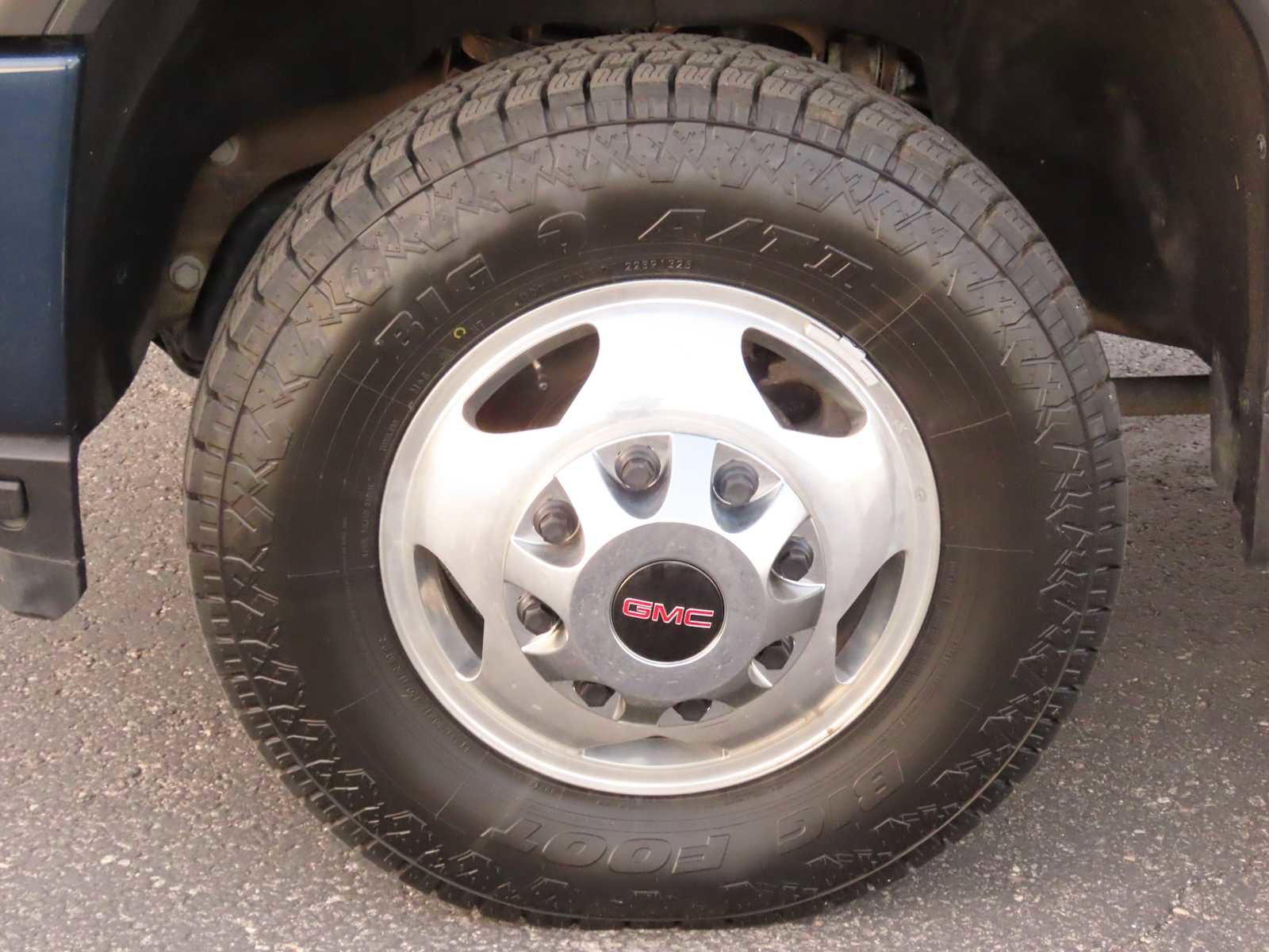 Used 2022 GMC Sierra 3500 Denali w/ Denali Ultimate Package image 15