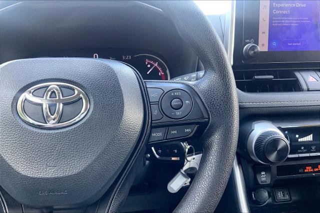 Used 2025 Toyota RAV4 LE AWD/4WD image 25