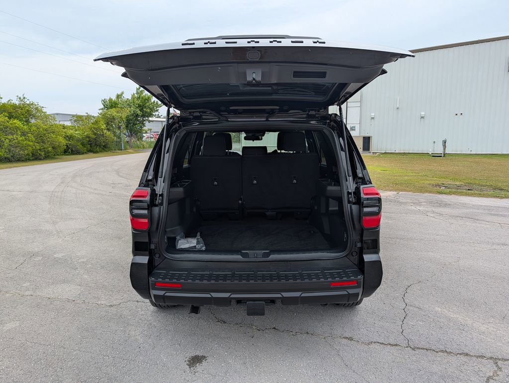 Used 2025 Toyota 4Runner SR5 AWD/4WD image 28