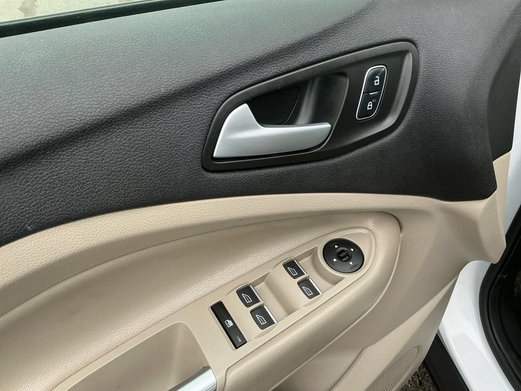 Certified 2019 Ford Escape SEL FWD image 16