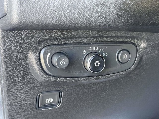 Used 2024 GMC Terrain SLT image 30