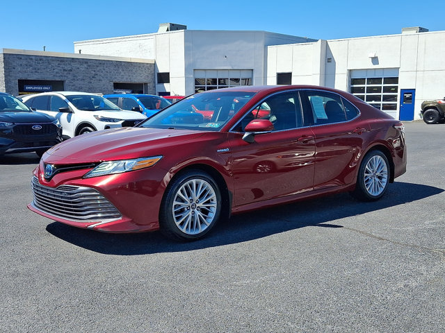 Used 2018 Toyota Camry XLE FWD image 3