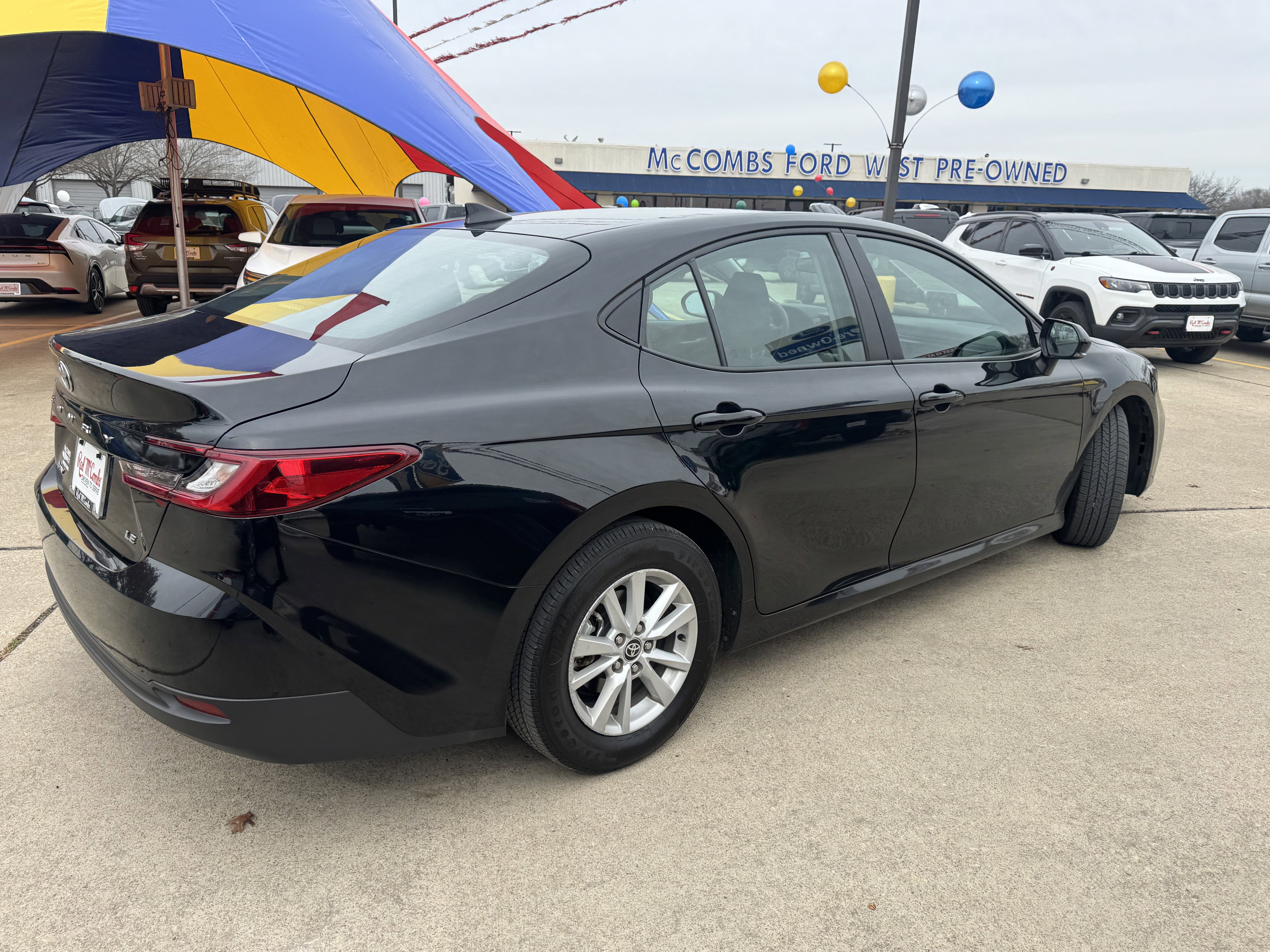 Used 2025 Toyota Camry LE image 3
