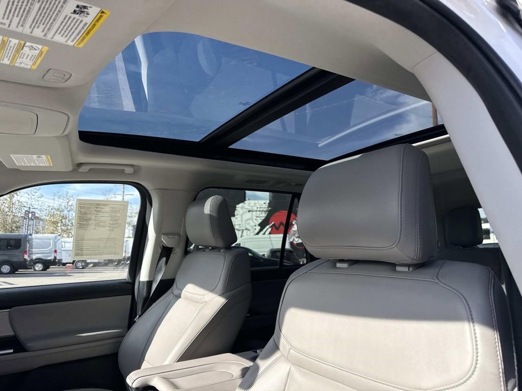 Certified 2025 Ford Expedition Active AWD/4WD image 22
