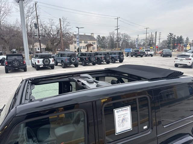 Used 2024 Jeep Wrangler Sahara w/ Safety Group image 12