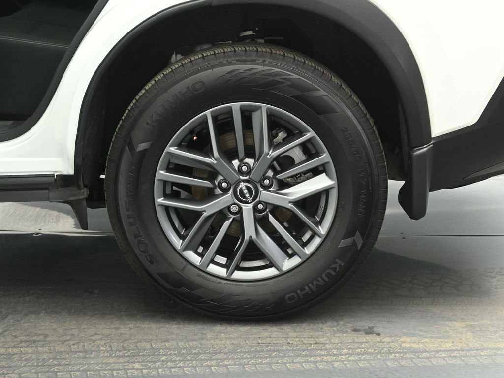 Used 2023 Nissan Rogue S image 48