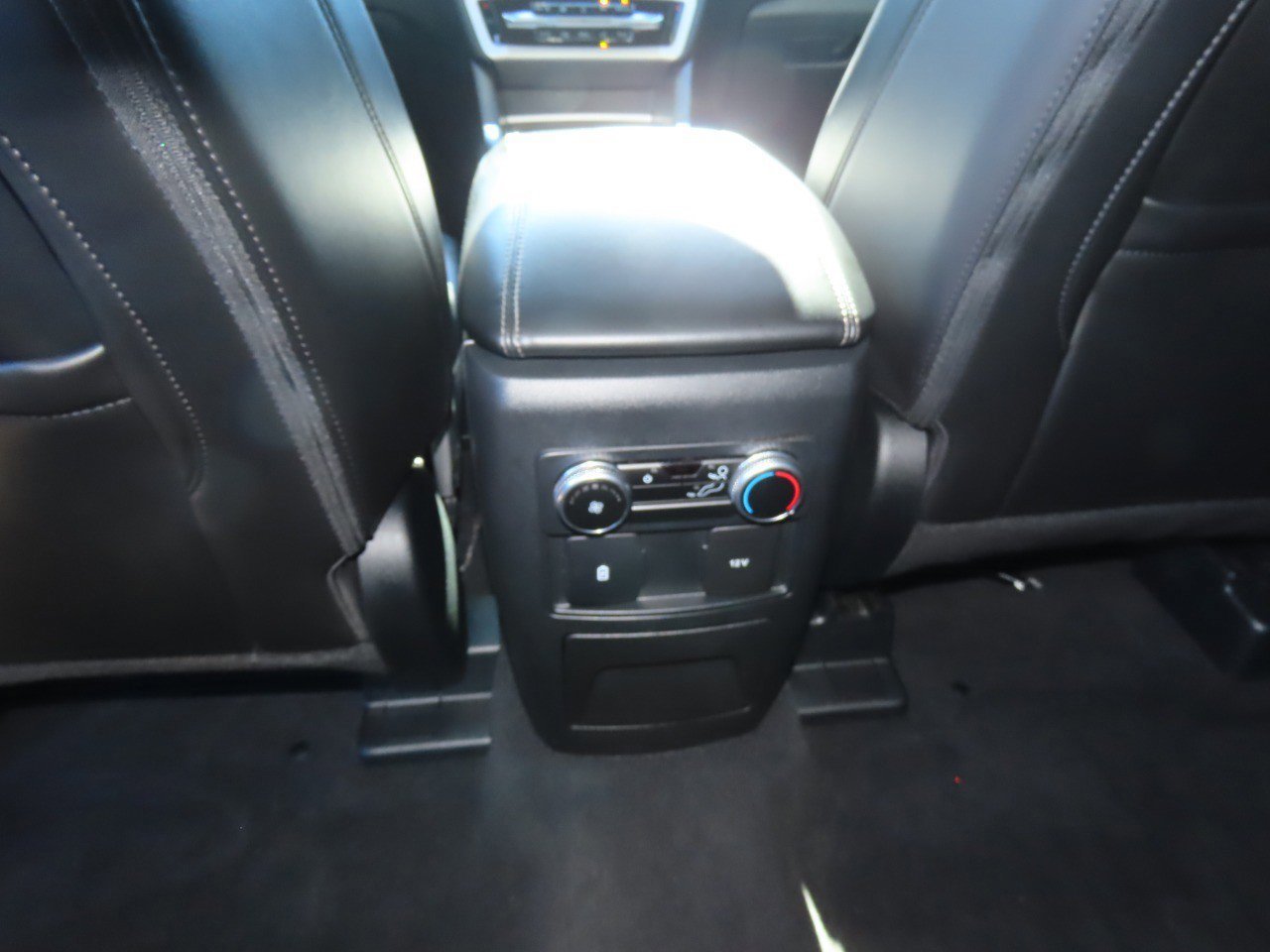 Certified 2022 Ford Explorer XLT w/ Equipment Group 202A image 22